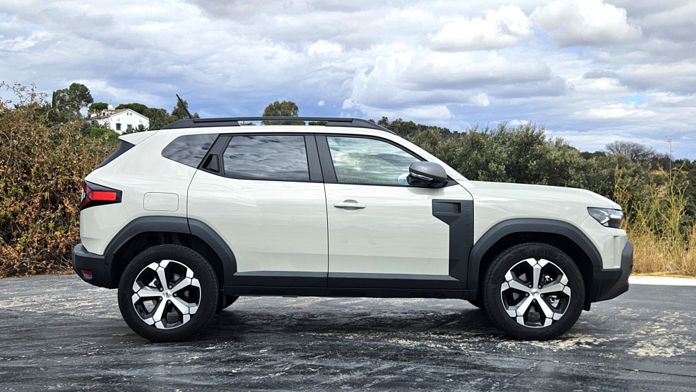 Dacia Duster Hybrid 140 Consume 5,0 L100 Km máximo rival MG ZS híbrido SUV barato volante Dacia Duster Hybrid 140 CV (6) Dacia Duster Hybrid 140 Consume 5,0 L100 Km máximo rival MG ZS híbrido SUV barato volante Dacia Duster Hybrid 140 CV (6)