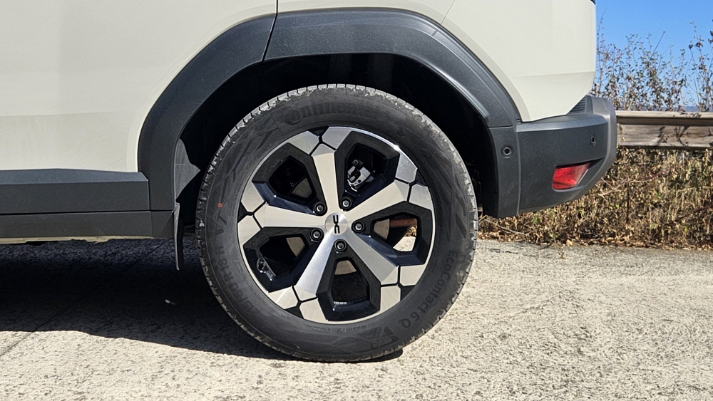 Dacia Duster Hybrid 140 Consume 5,0 L100 Km máximo rival MG ZS híbrido SUV barato volante Dacia Duster Hybrid 140 CV (4) Dacia Duster Hybrid 140 Consume 5,0 L100 Km máximo rival MG ZS híbrido SUV barato volante Dacia Duster Hybrid 140 CV (4)