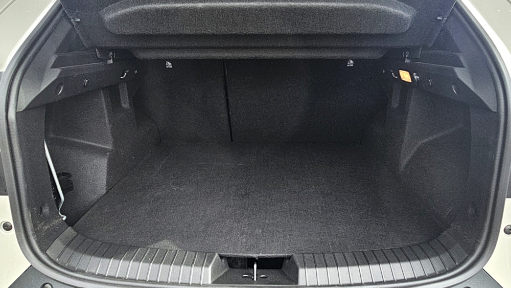 Dacia Duster Hybrid 140 Consume 5,0 L100 Km máximo rival MG ZS híbrido SUV barato volante Dacia Duster Hybrid 140 CV (11) Dacia Duster Hybrid 140 Consume 5,0 L100 Km máximo rival MG ZS híbrido SUV barato volante Dacia Duster Hybrid 140 CV (11)