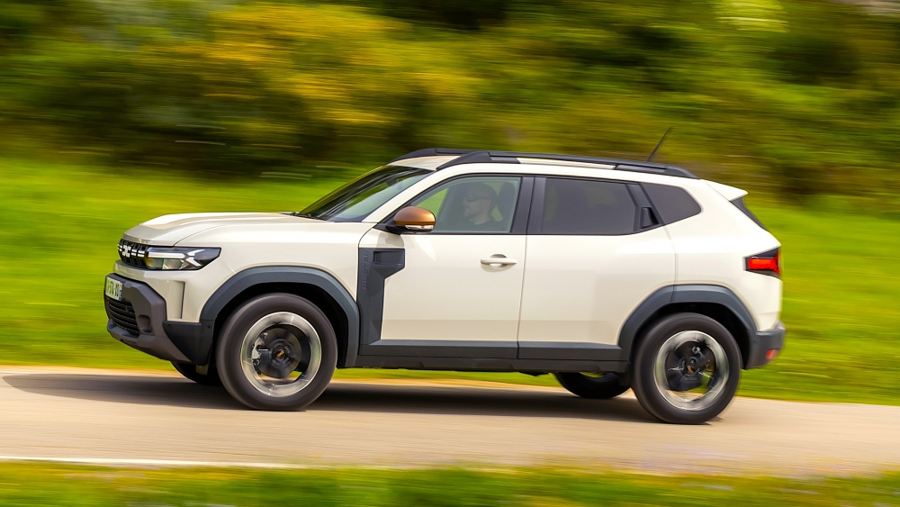 Dacia Duster Hybrid 140 Consume 5,0 L100 Km máximo rival MG ZS híbrido SUV barato volante Dacia Duster Hybrid 140 CV (1) Dacia Duster Hybrid 140 Consume 5,0 L100 Km máximo rival MG ZS híbrido SUV barato volante Dacia Duster Hybrid 140 CV (1)