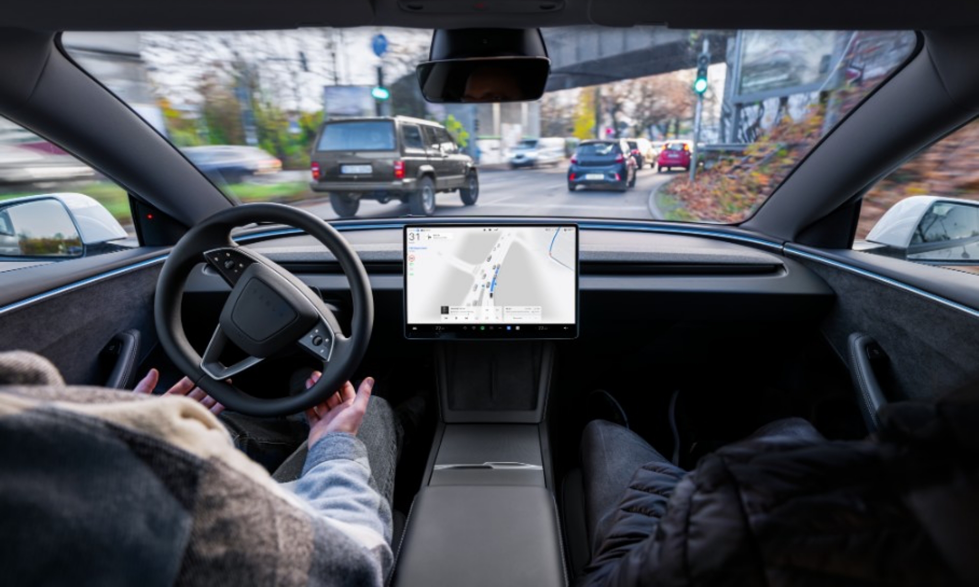 Tesla ya está probando en Europa su paquete FSD, aunque supervisando.