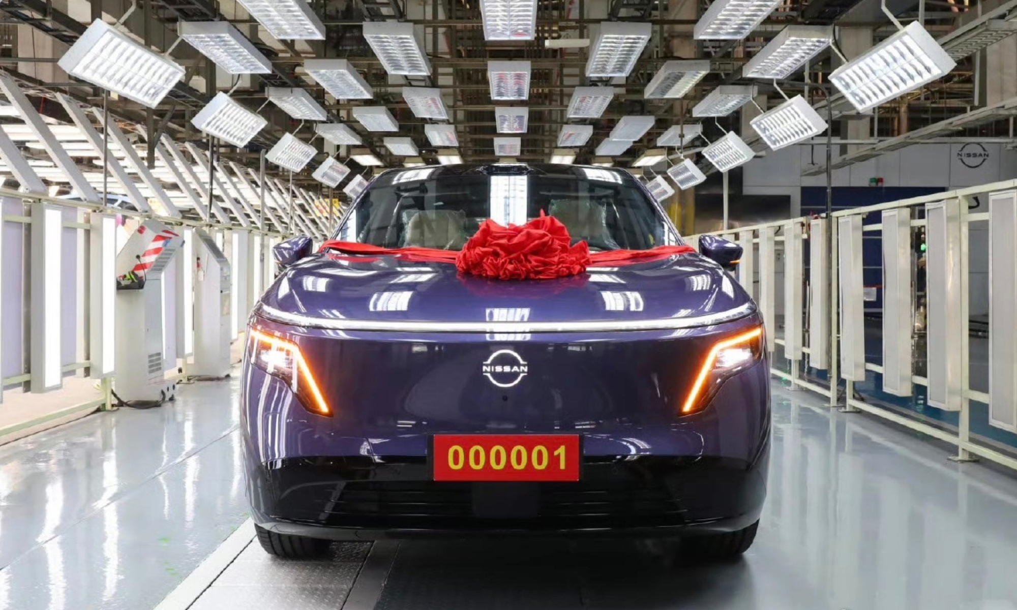 Nissan ha celebrado la producción de la primera unidad del NX8.