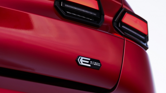 Renault Clio full hybrid E Tech Techno Absolute Red copia Renault Clio full hybrid E Tech Techno Absolute Red copia