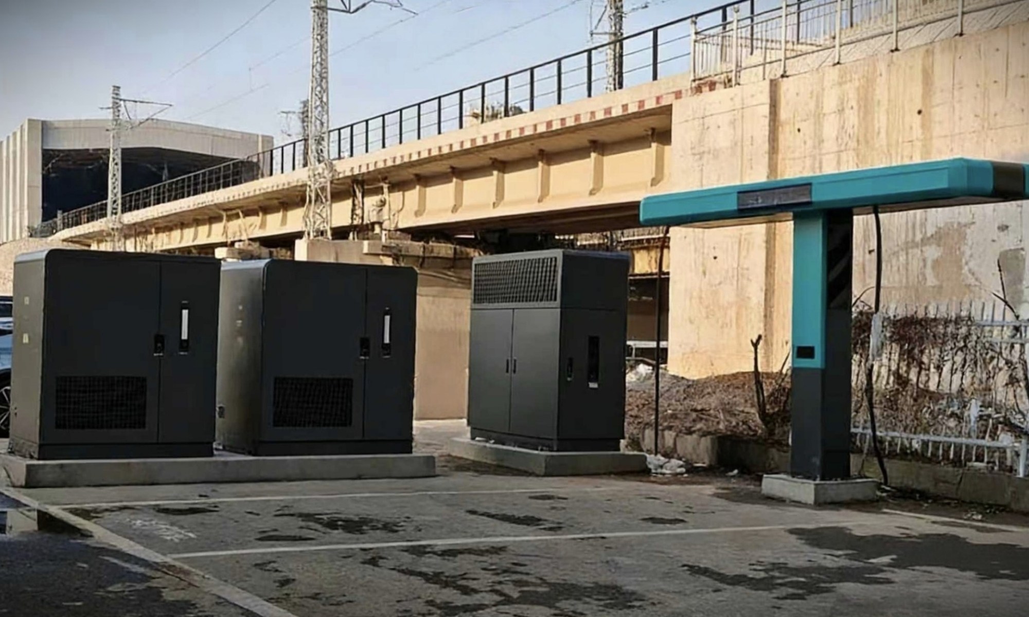 Aunque la ubicación no es especialmente atractiva, las prestaciones sí lo son.