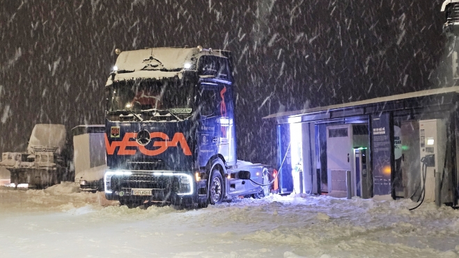 mercedes eactros carga