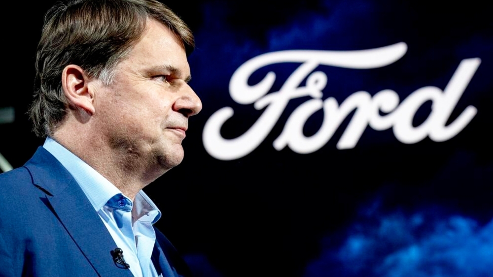 Jim Farley, CEO de Ford, busca ampliar su presencia eléctrica internacional.