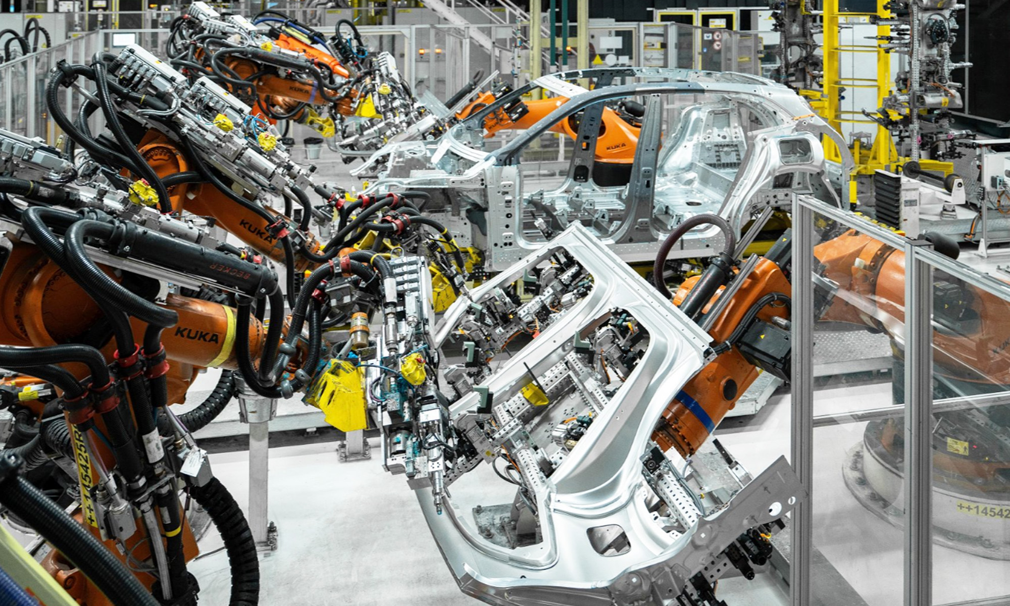 porsche fabrica cayenne electrico bateria propia produccion 2