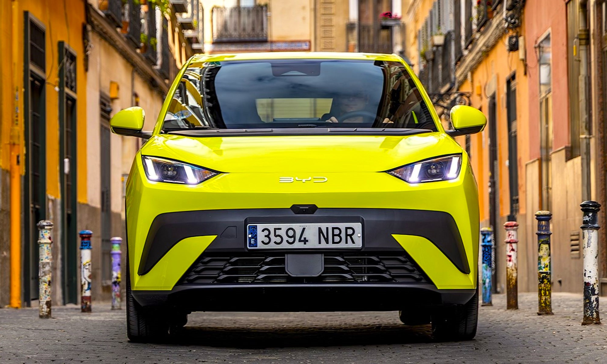 BYD ha aprovechado las ayudas del Plan Auto+ para ofrecer un enorme descuento en su gama, eso sí, sujeta a la financiacion de la compra.