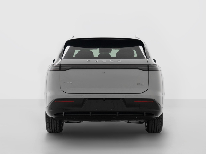 Chery EX7 SUV frenos avión OMODA y JAECOO novedad mundial España trasera