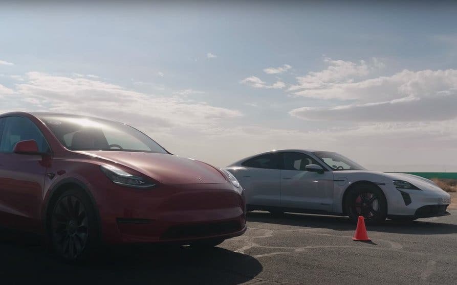  Tesla Model Y Performance vs Porsche Taycan 