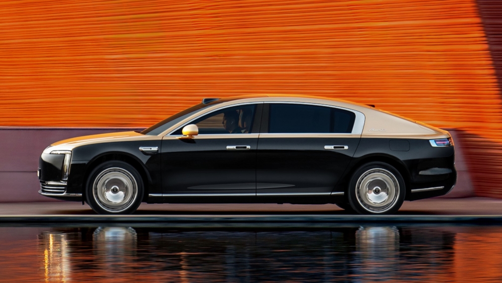 maextro s8000,1 L100 km de gasolina 1.333 km autonomía ‘Mercedes Clase S’ Huawei