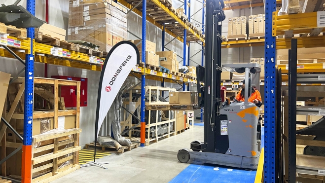 almacen logistica coches electricos dongfeng 2