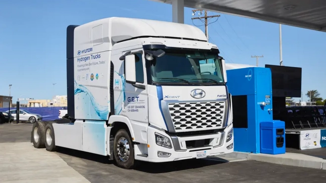 throwback thursday hyundai integrates hydrogen fuel cell technology with autonomous driving in new truck 2025 01 25T13 02 08 05 00 image (1)