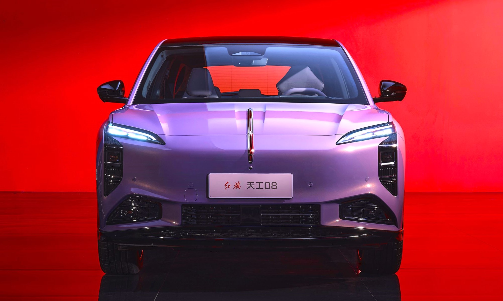 FAW, el fabricante chino socio de Volkswagen o Toyota fabrica, entre otros coches eléctricos, este SUV: el Hongqi Tiangong 08.