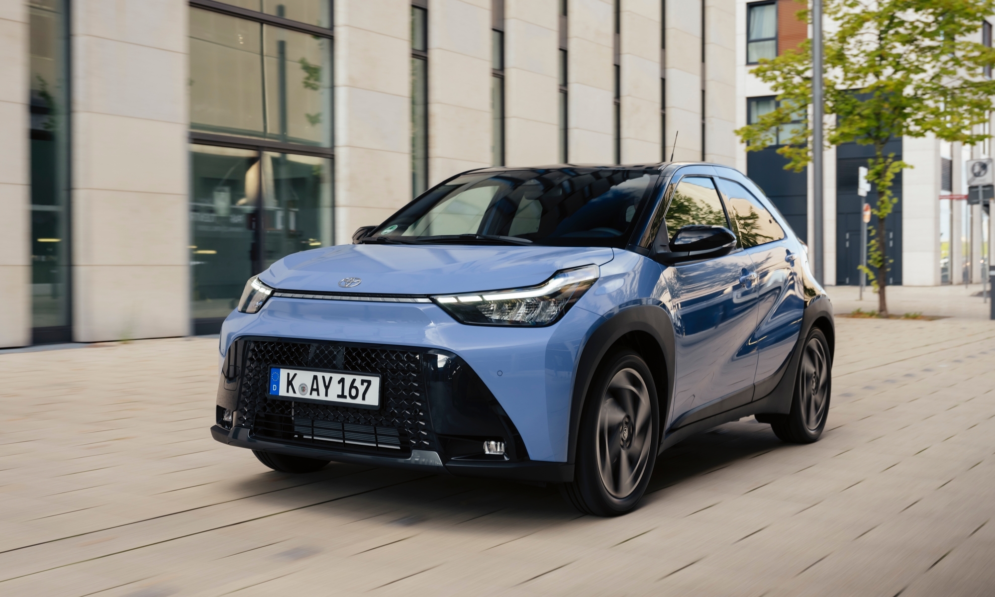 Toyota actualiza profundamente al más pequeño de sus coches.