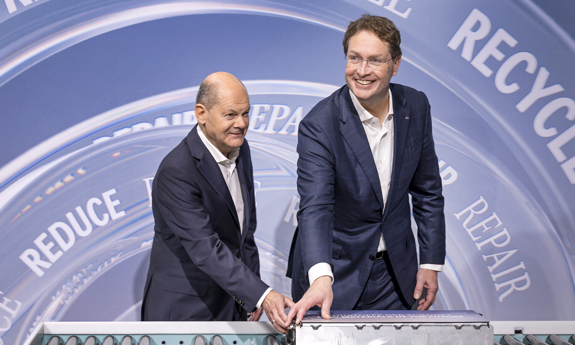 El CEO de Mercedes-Benz sigue acusando a la UE de desaciertos en la ley de 2035.