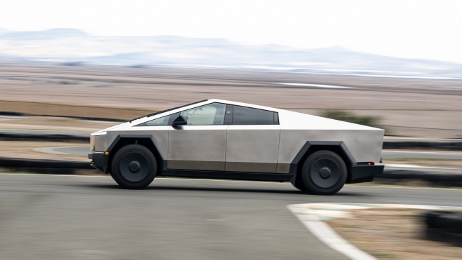 Tesla Cybertruck Lateral