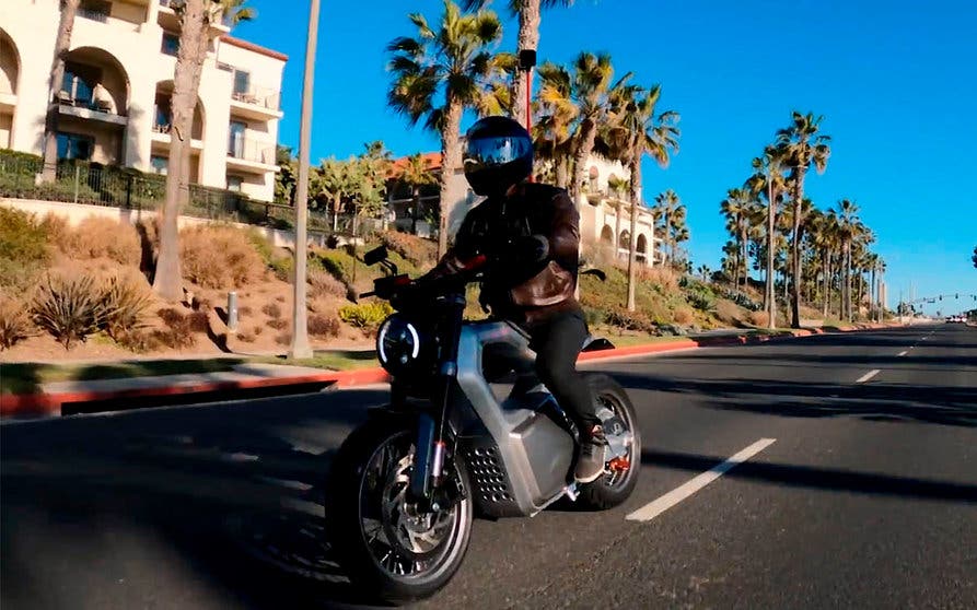  La Sondors Metacycle ha viajado de Irvine y Long Beach para demostrar su autonomía real. 
