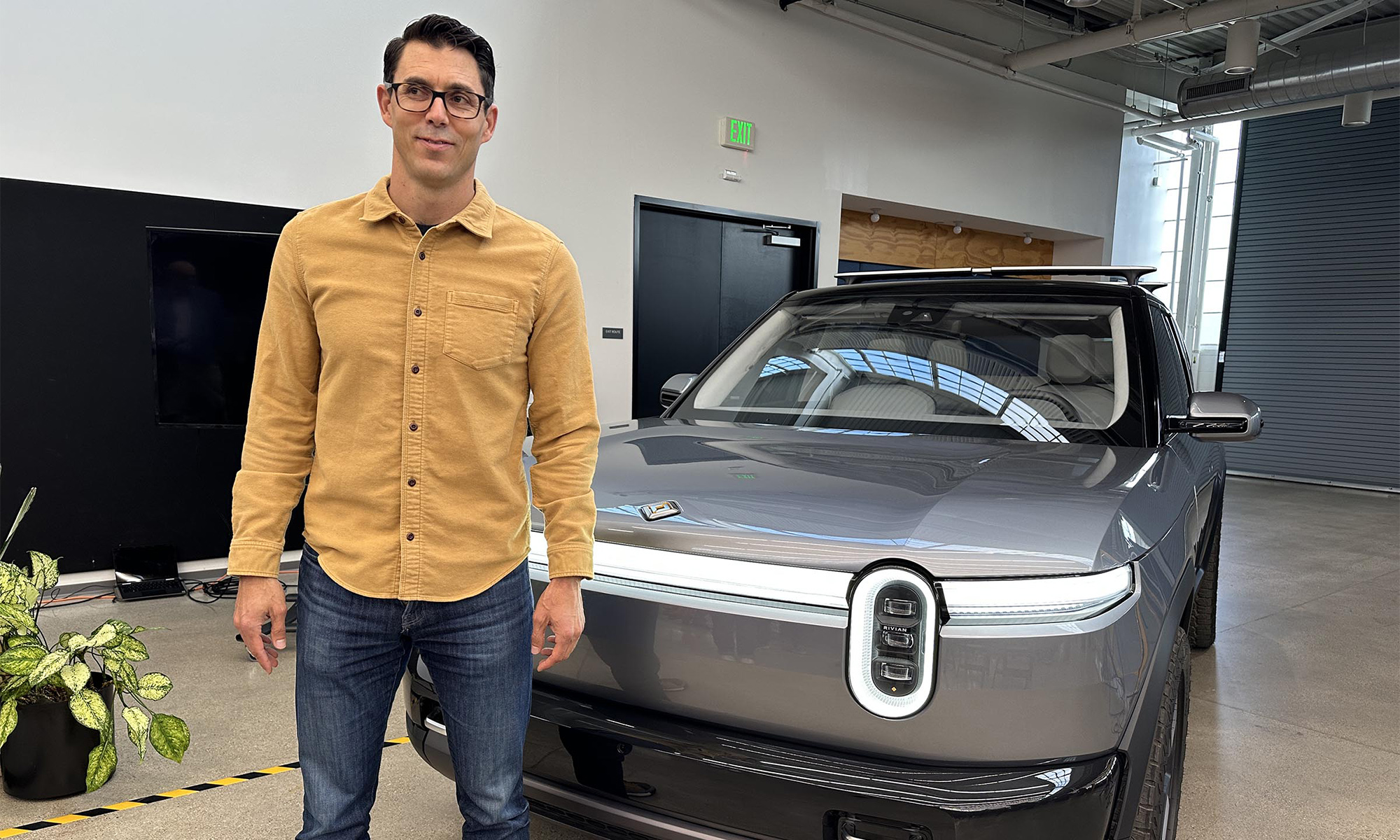 ceo rivian rj scaringe apoya eliminacion ayudas coches electricos 1