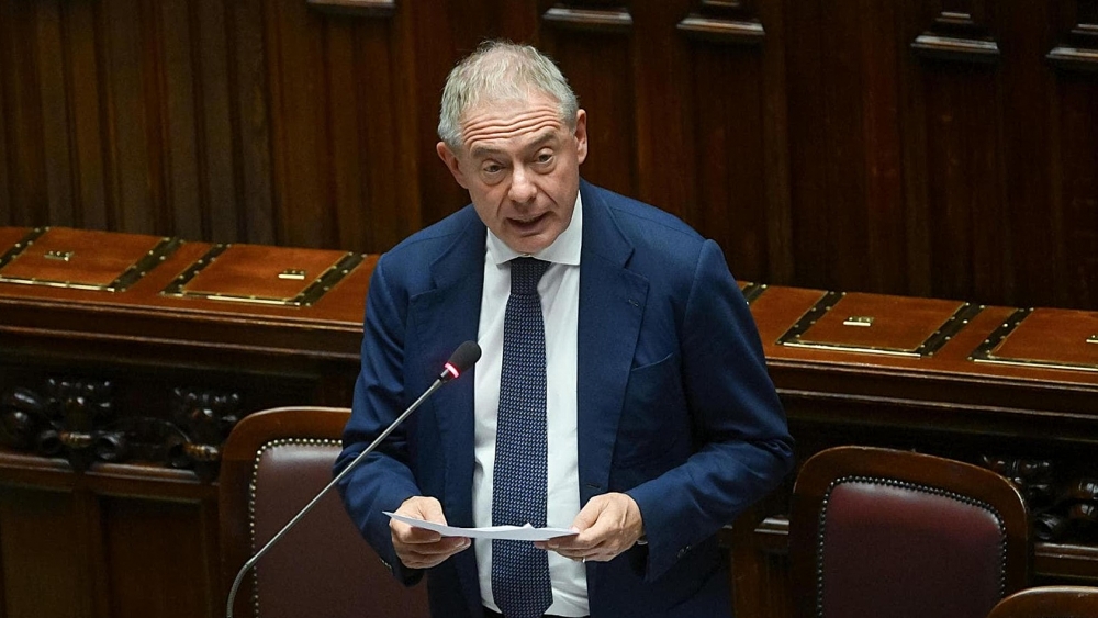 Adolfo Urso Stellantis pierde 21.000.000.000 ministro italiano señala culpable neutralidad tecnologica Adolfo Urso Stellantis pierde 21.000.000.000 ministro italiano señala culpable neutralidad tecnologica