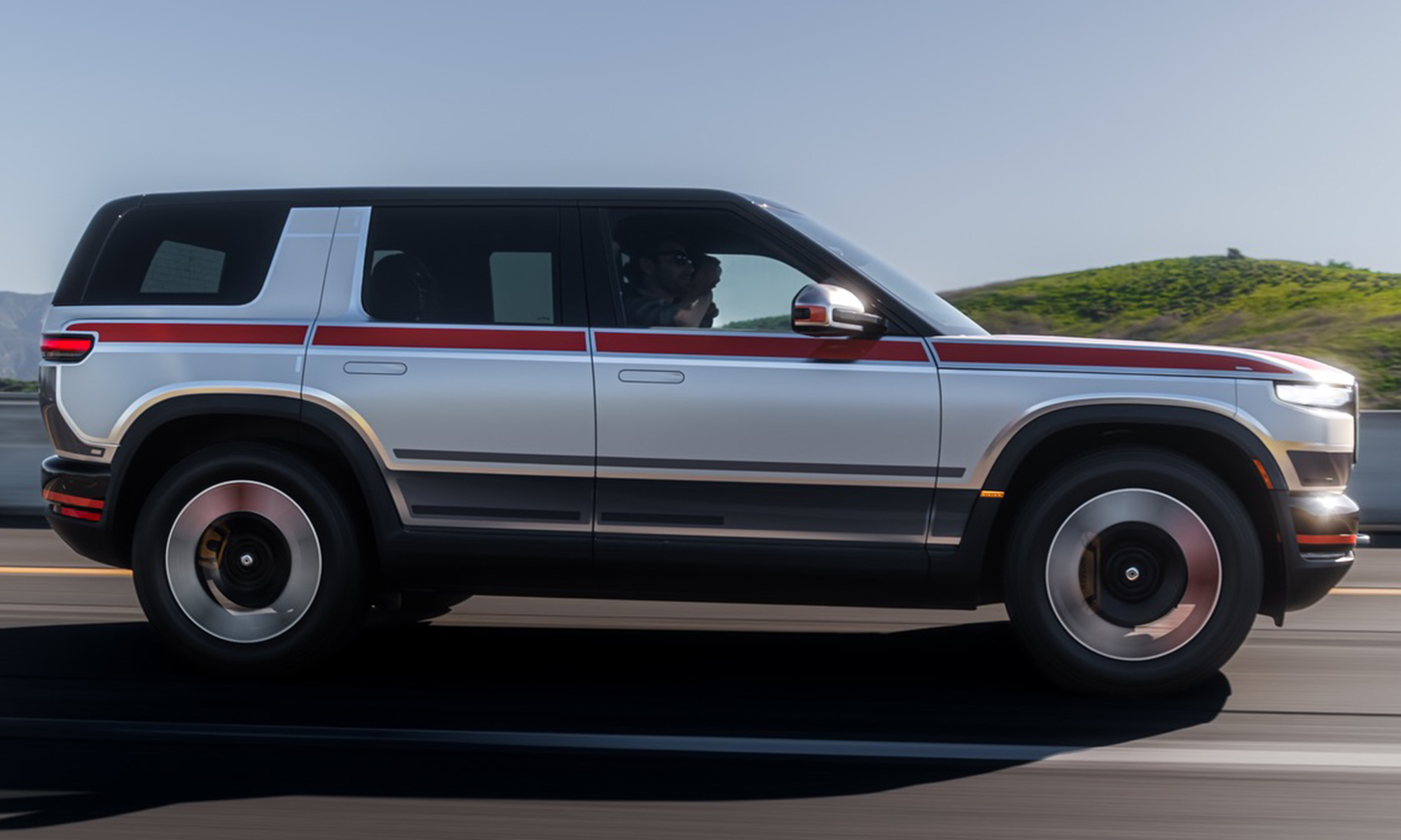 rivian r2 patente limpiaparabrisas autonomia extra 1