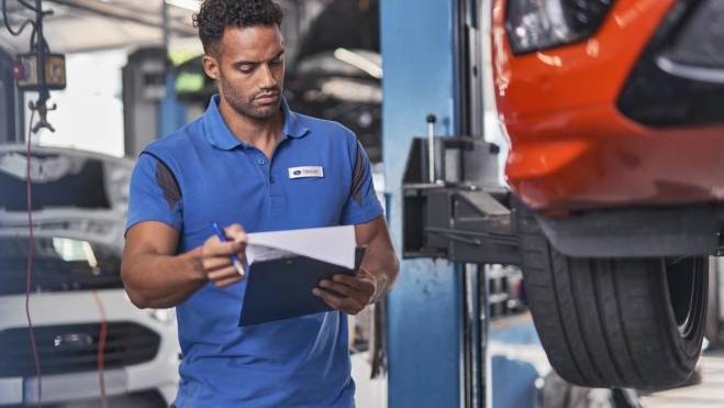 ford no encuentra mecanicos taller sueldos salario 100000 euros