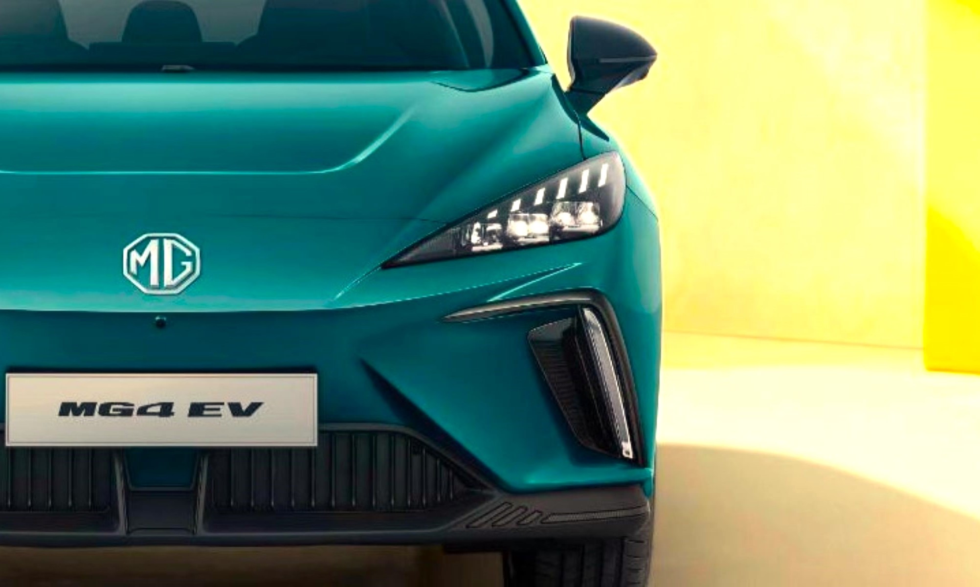 La actualización del MG MG4 llegará a España en escasos meses, con una autonomía de hasta 545 km, pero con un precio más elevado.