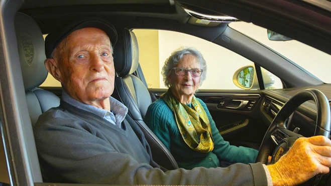 abuelos porsche macan electrico 2 abuelos porsche macan electrico 2