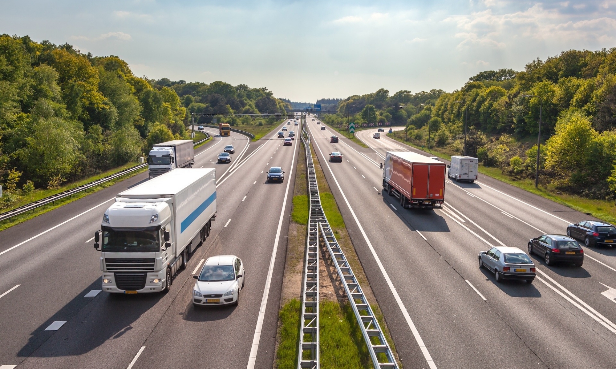 La década está cargada de retos para electrificar el transporte de mercancías por carretera.