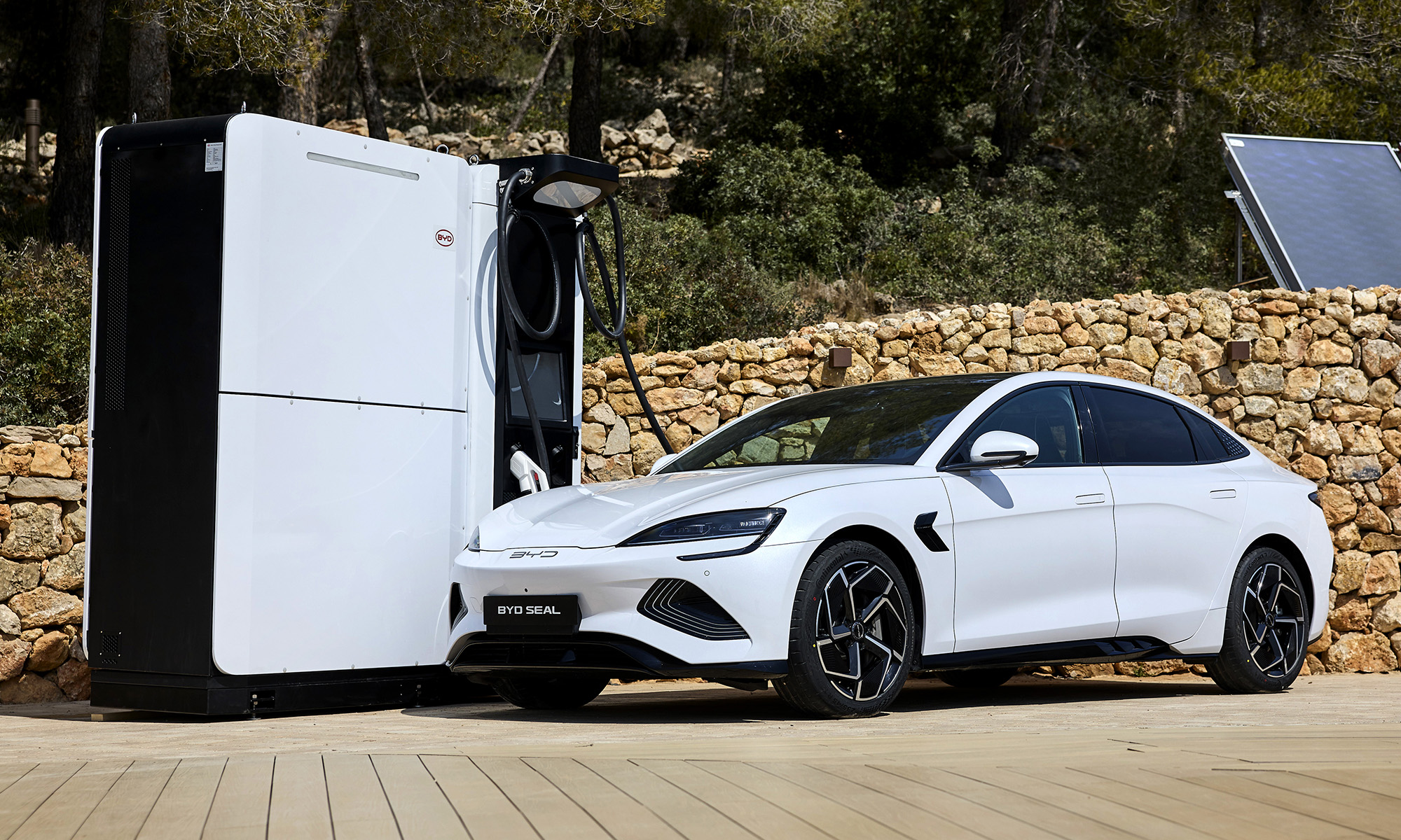 La mayoría dice que utilizar un coche de gasolina es como volver varios años atrás.