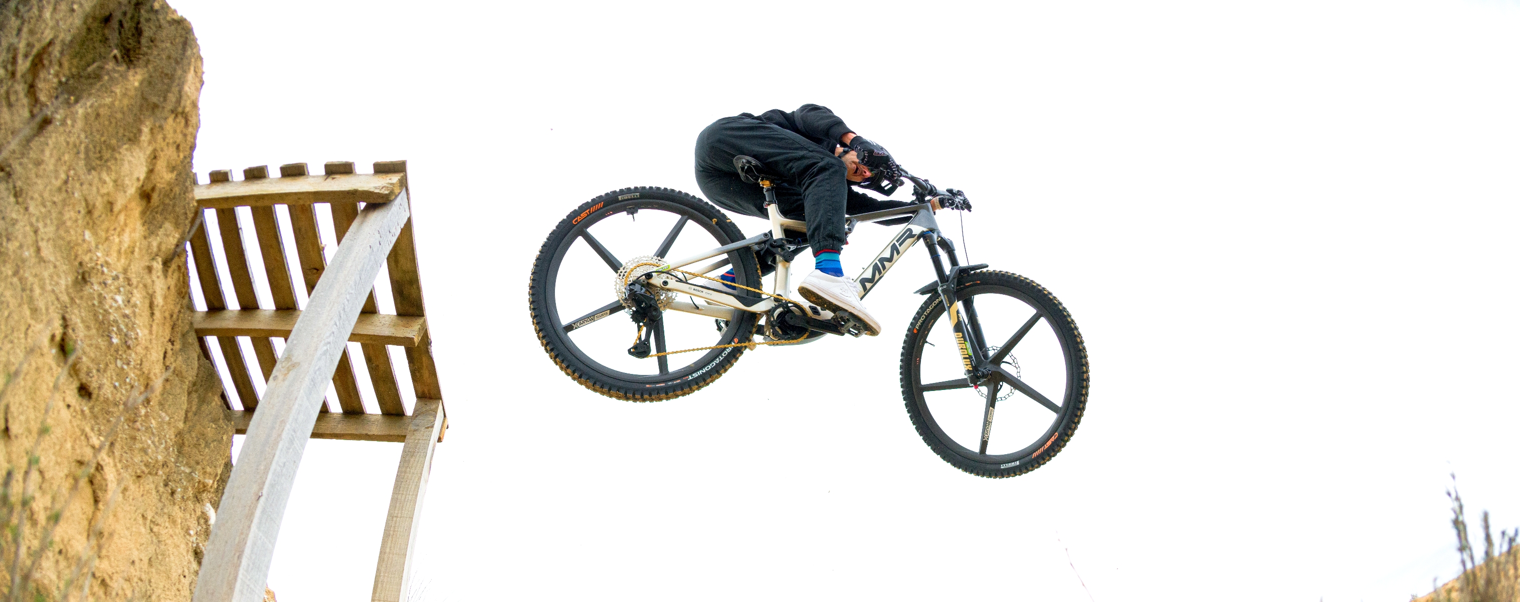 La bicicleta eléctrica, el arma perfecta de este 'rider' (Foto: David Cachón).