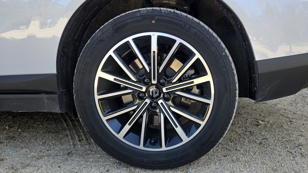 Leapmotor B10 BEV 23.000 euros 434 km de autonomía SUV eléctrico fabricado en España desafía BYD (8) Leapmotor B10 BEV 23.000 euros 434 km de autonomía SUV eléctrico fabricado en España desafía BYD (8)