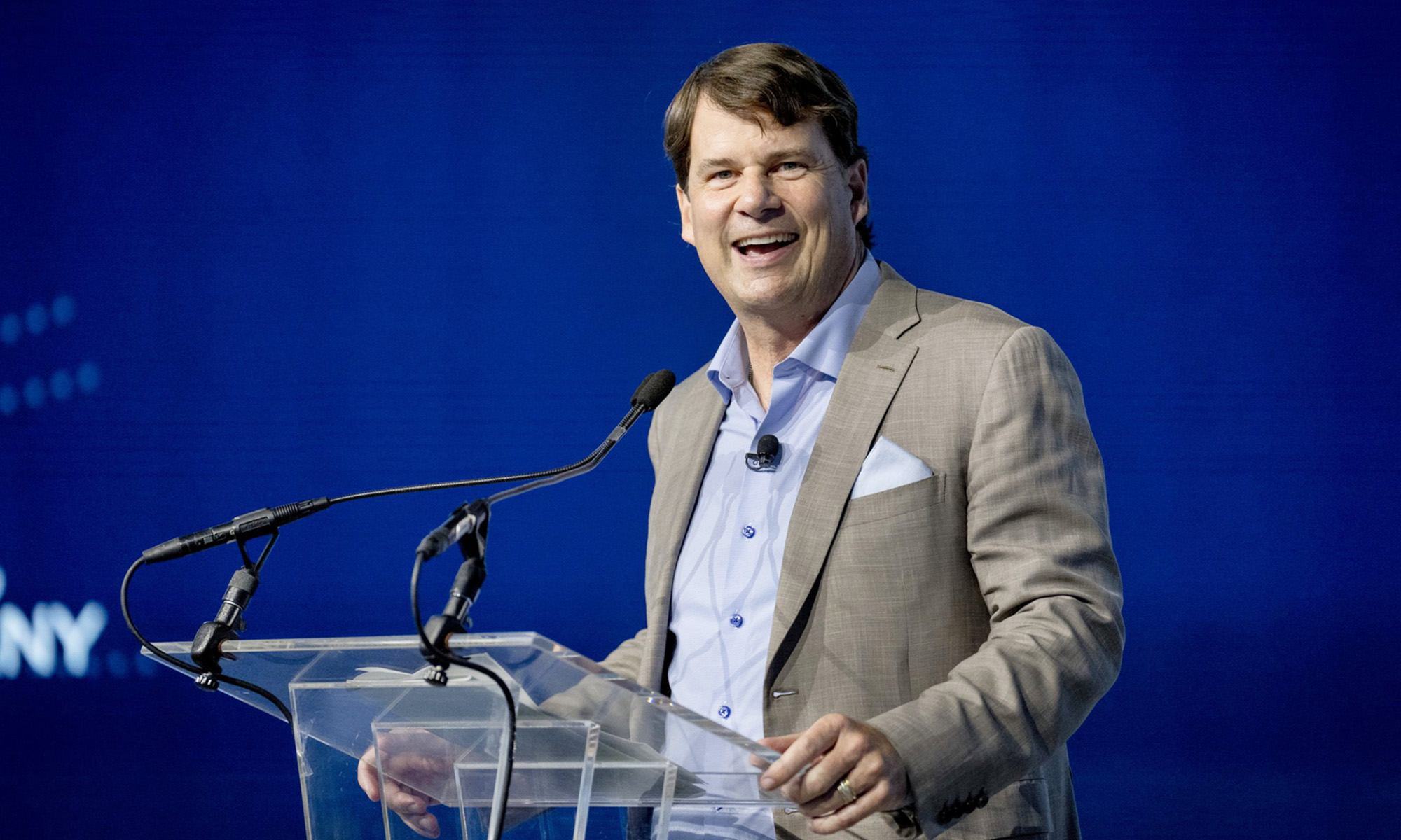 El CEO de Ford anuncia importantes cambios para la gama europea desde 2027.