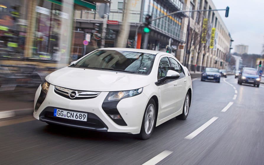  Opel Ampera. 