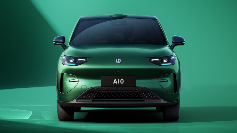 leapmotor a10 frontal 505 km autonomia 12 500 euros hecho españa desafia BYD Atto 2