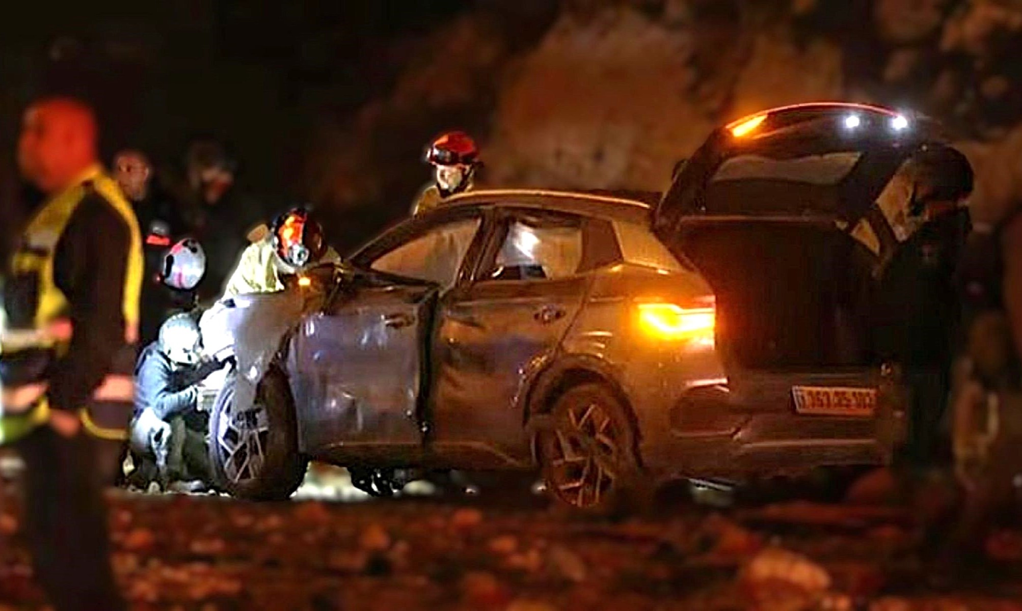 El SUV eléctrico compacto de BYD fue alcanzado por un misil en Israel, pero logró salvar a sus ocupantes. Fuente: Zaker.