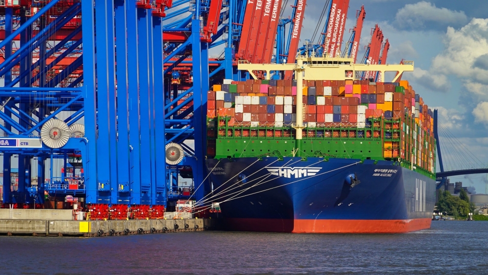 buque portacontenedores 1.852.000 km y 80.000 horas plan Europa hidrógeno domine el transporte marítimo 3 buque portacontenedores 1.852.000 km y 80.000 horas plan Europa hidrógeno domine el transporte marítimo 3