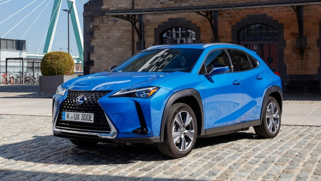 Lexus UX 300e Delantera