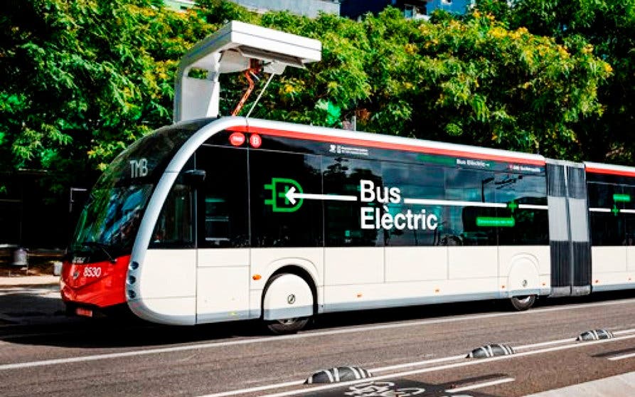  TMB inicia la licitación para adquirir 210 autobuses eléctricos e híbridos. 