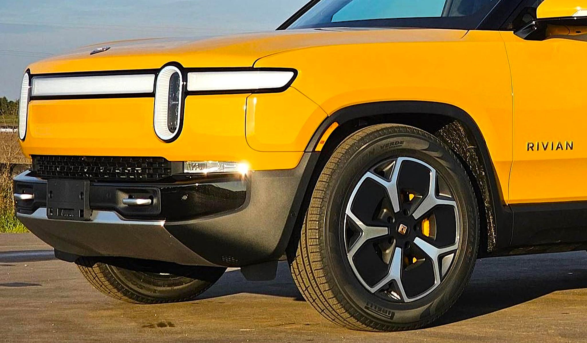 Socio de Volkswagen desde finales de 2024, este fabricante norteamericano se salva de la quiebra gracias a su acuerdo con los alemanes.