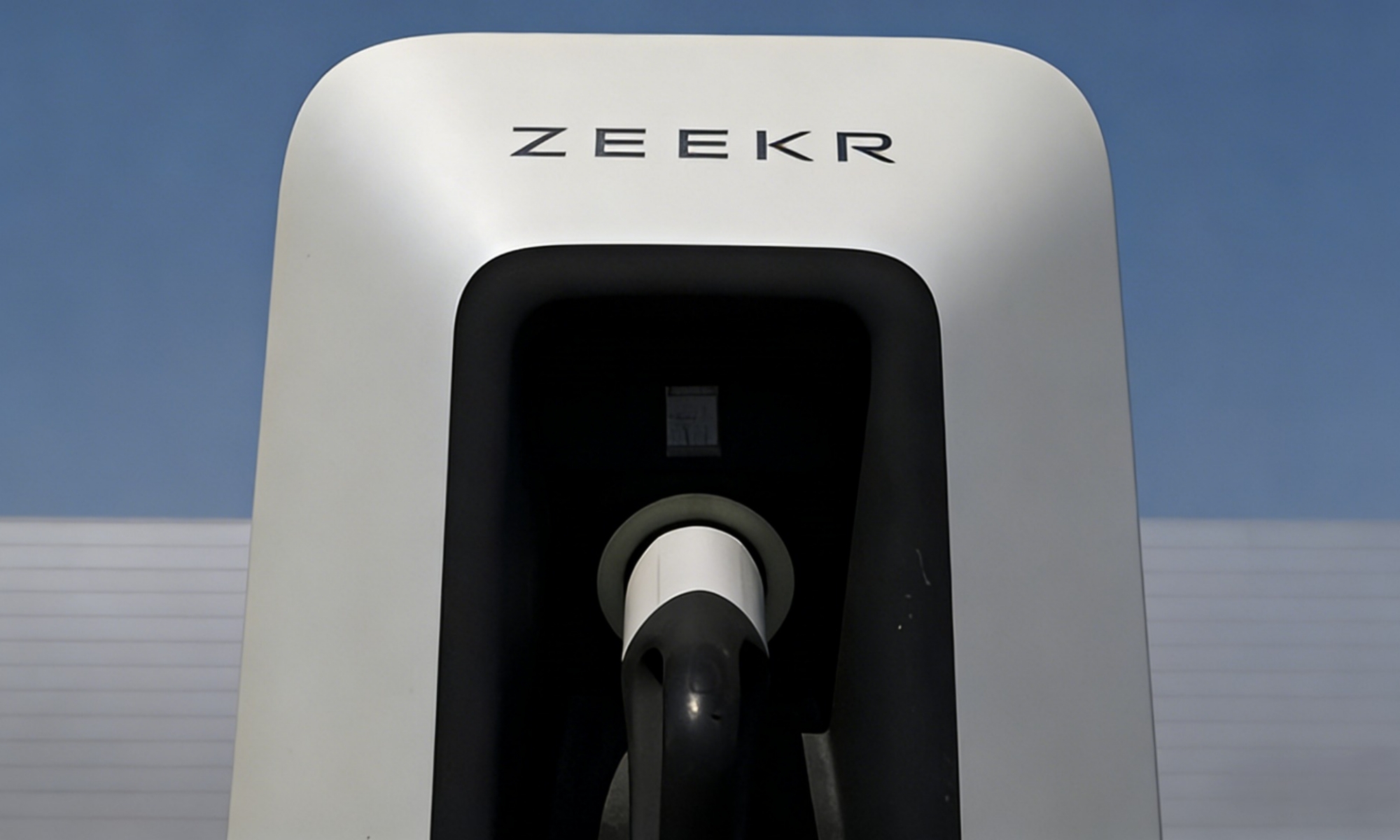 Geely, a través de Zeekr, anuncia una potencia de carga superior a la de BYD.