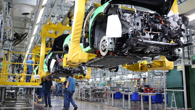 guerra iran oriente medio impacto sector automovil mas alla subida combustibles 1