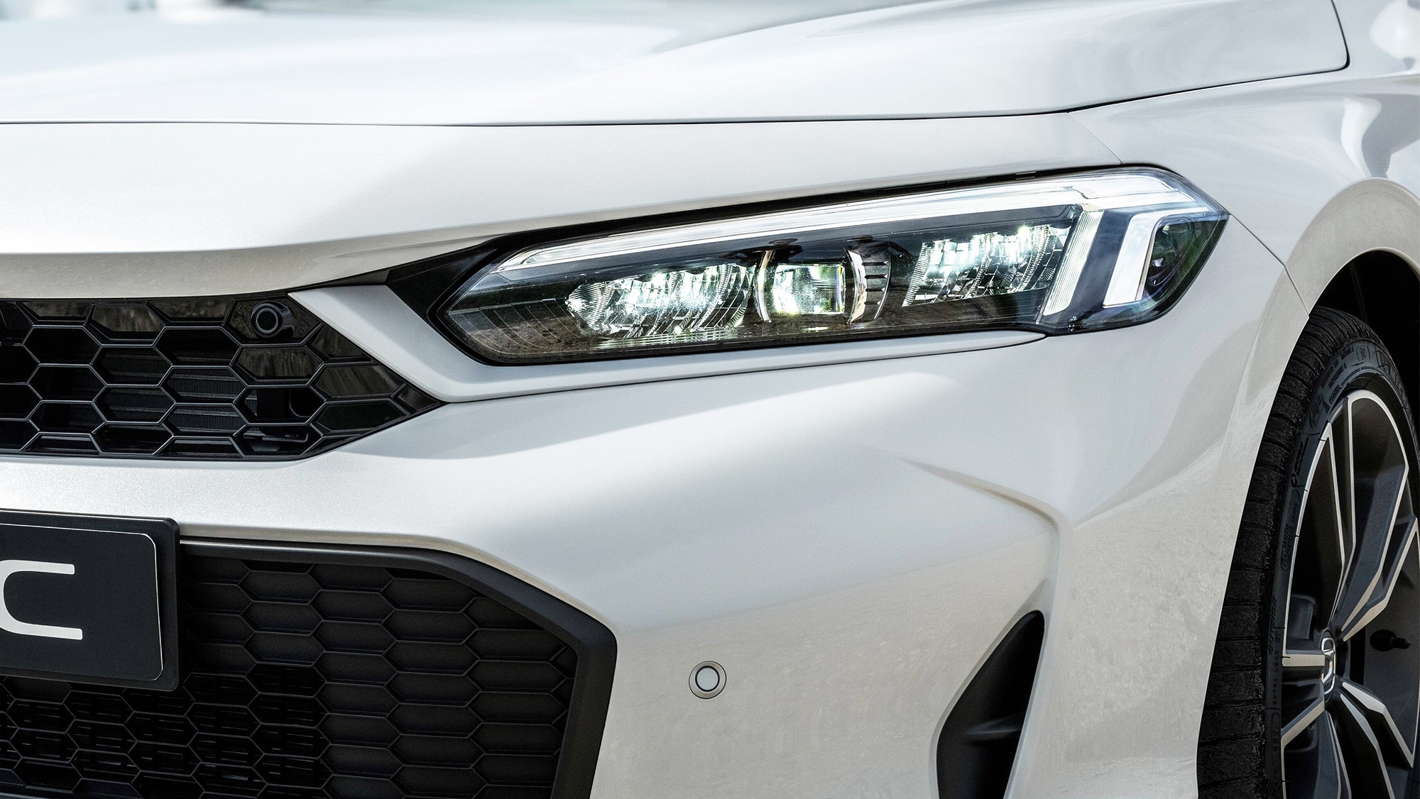 Tras analizar este coche híbrido japonés con 150.000 km, Pedro Bastida, mecánico e inspector de ITV, saca conclusiones determinantes