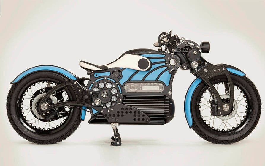  Curtiss One, la motocicleta eléctrica tipo crucero del fabricante americano se hace realidad: 15 unidades de lanzamiento por 115.000 dólares y otras 100, "más baratas" por solo 78.000 dólares. 