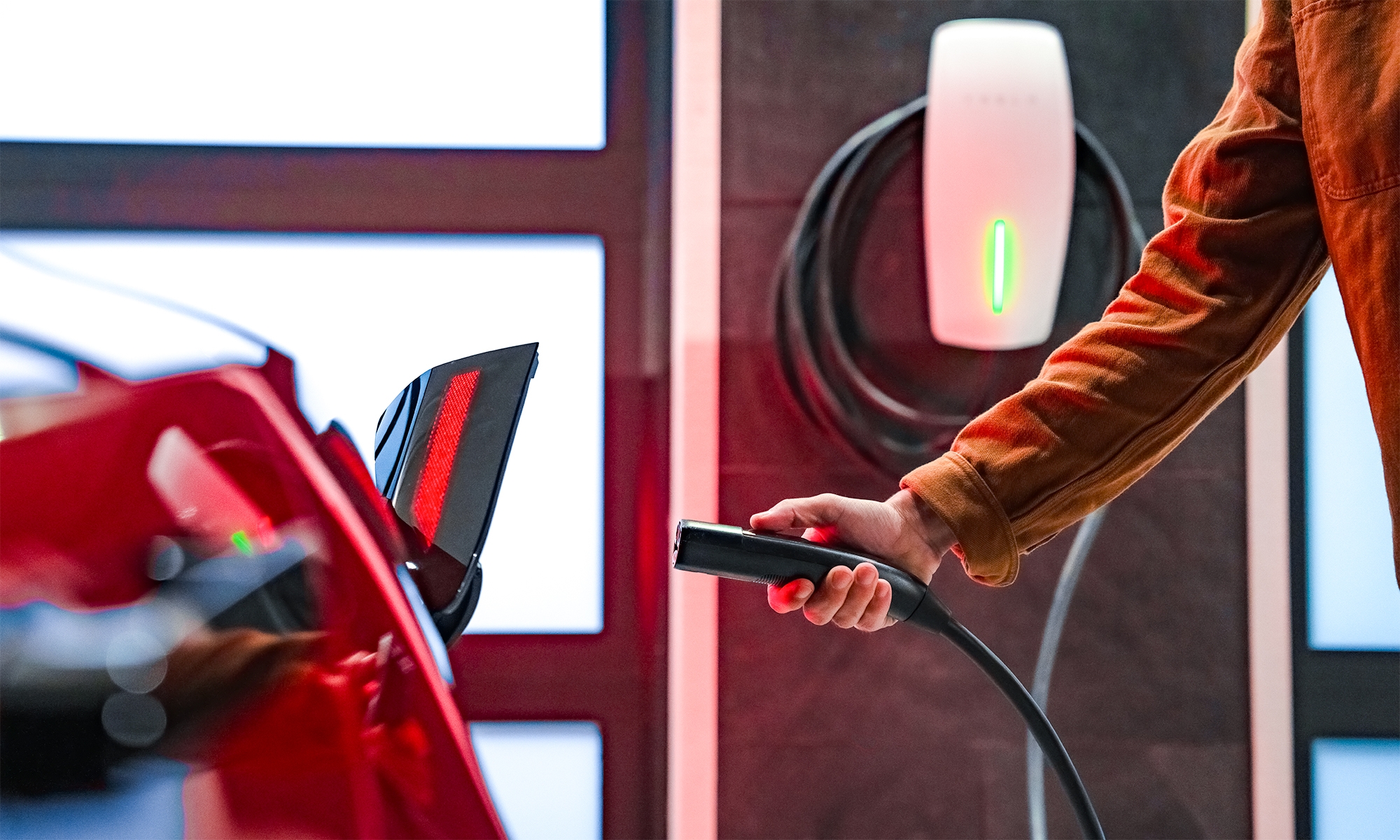 Los coches eléctricos se presentan como un nuevo método de ahorro.