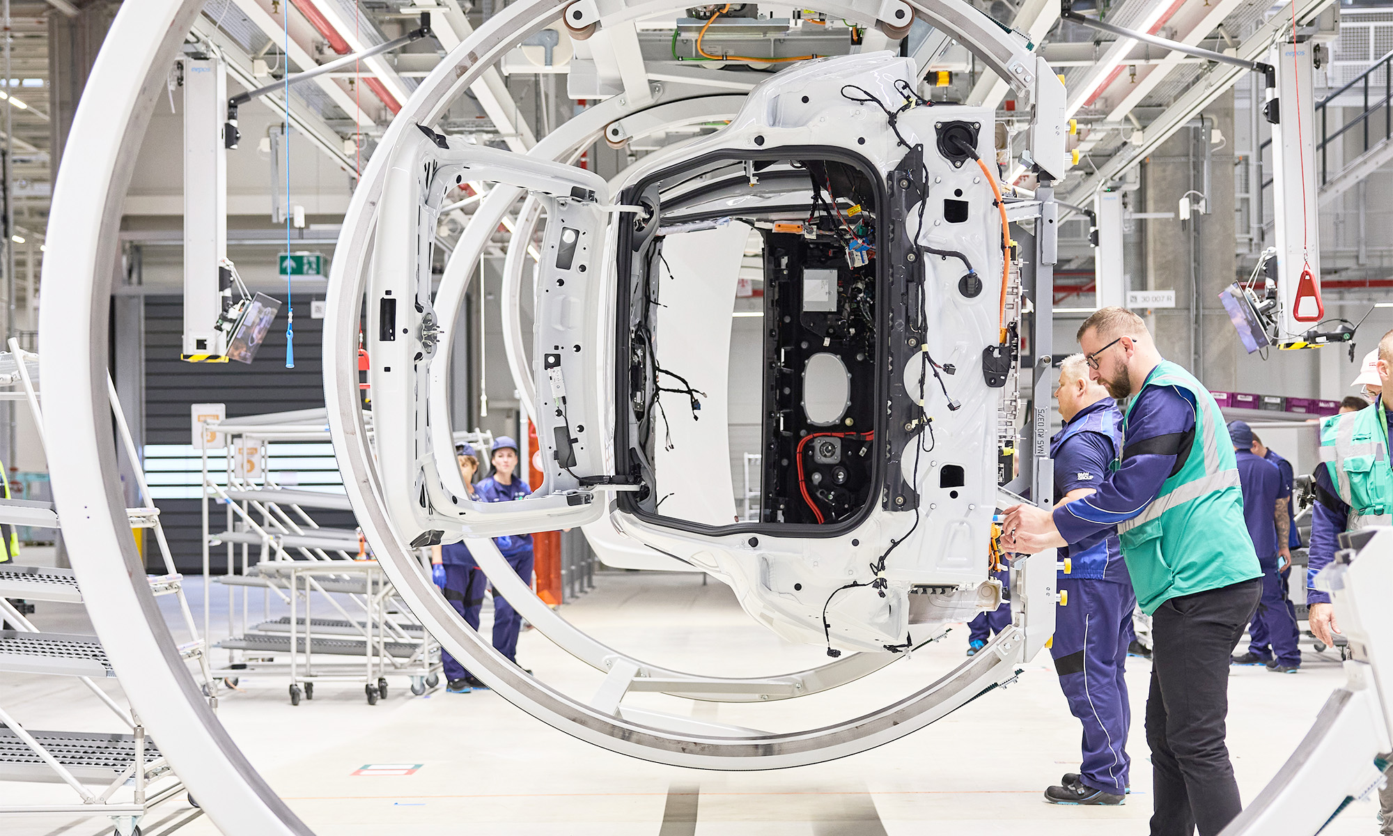 bmw ix3 gran demanda venta obliga hacer turnos trabajo dobles