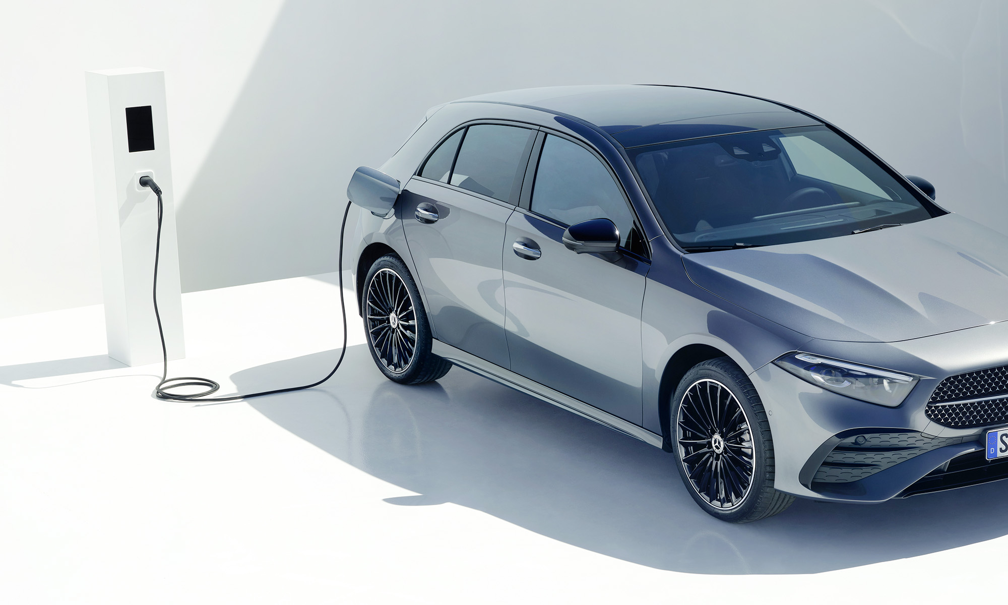 Mercedes da un giro estrepitoso y confirma que sí habrá sucesor para el actual Clase A.