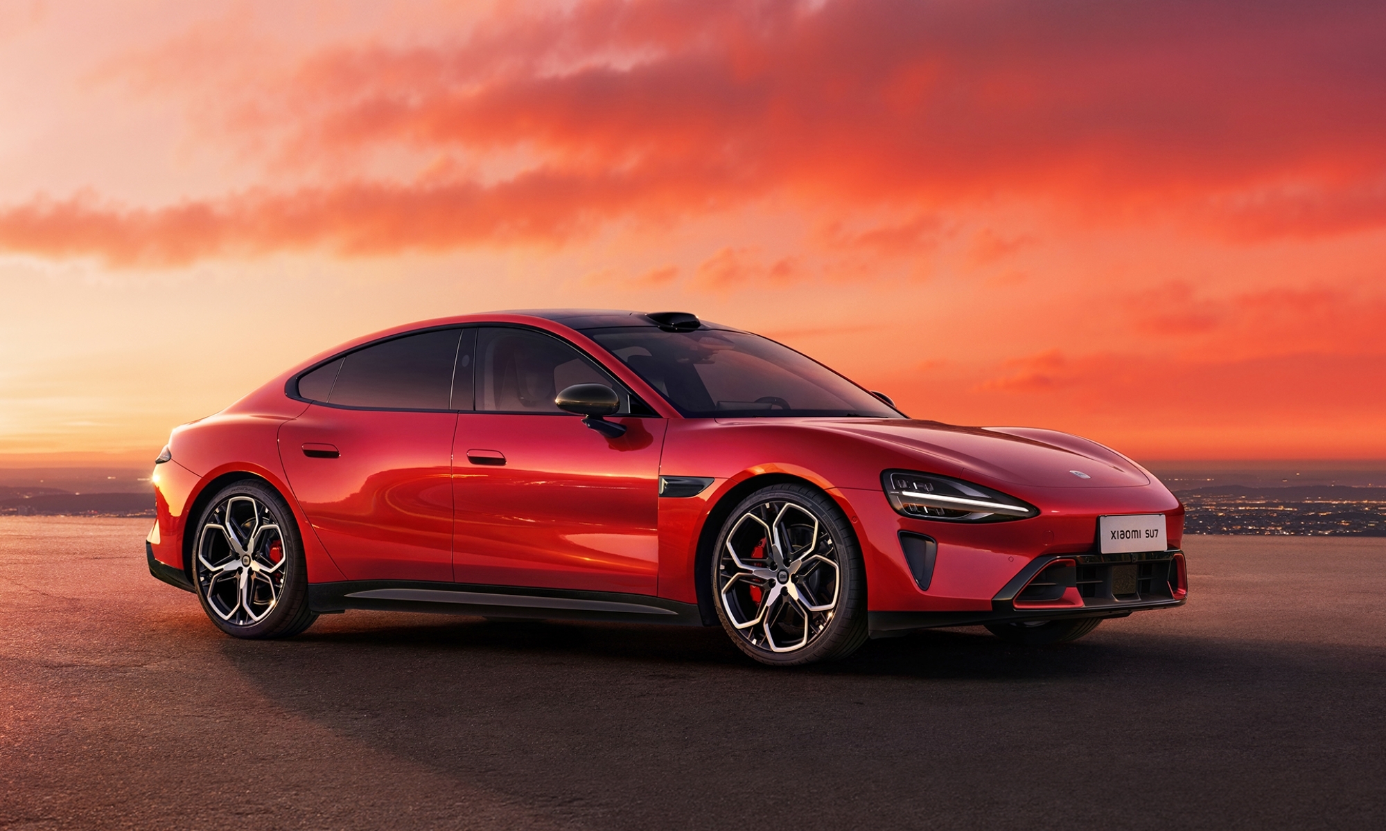 A nivel visual no hay grandes diferencias entre el Xiaomi SU7 nuevo y el antiguo.