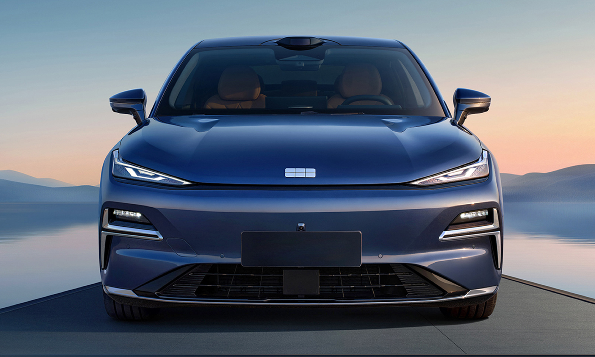 Apenas cambia en su exterior, pues sus mejoras se concentran en la tecnología y mecánica.