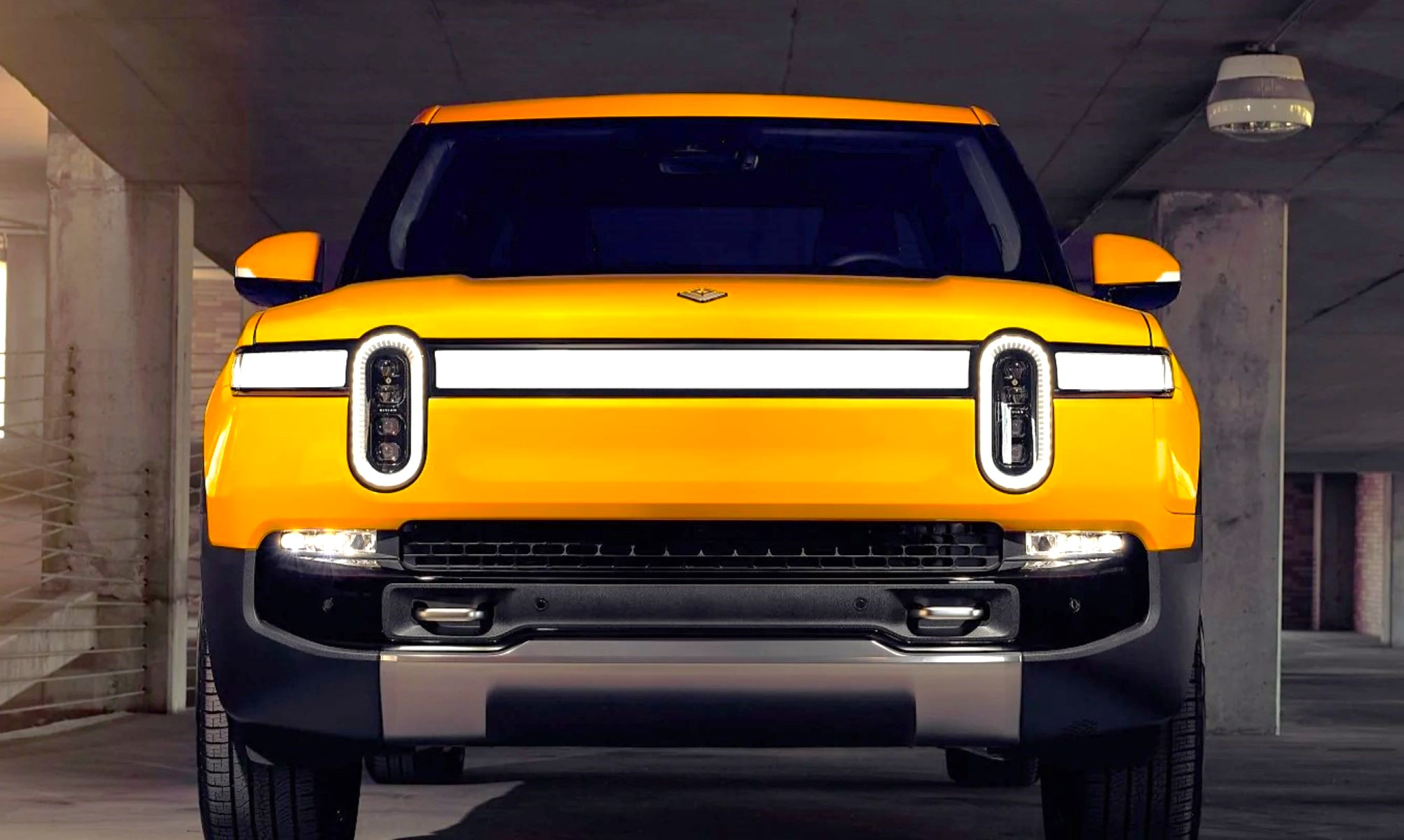 El CEO de Rivian, el mayor rival de Tesla en EE.UU., ha renegado de la tecnologia de los coches eléctricos de autonomía extendida. 